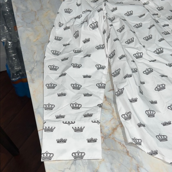 NWT Talbots Gray and White Crown Print Blouse - Picture 4 of 7